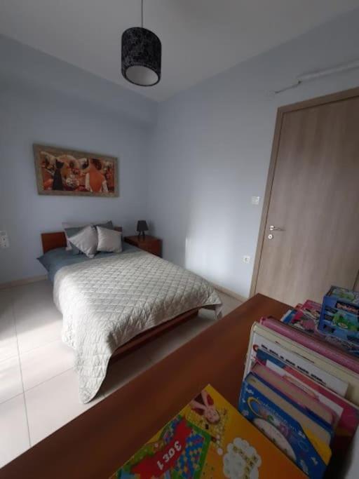 Two Bedroom Modern Apartment Komotiní Luaran gambar